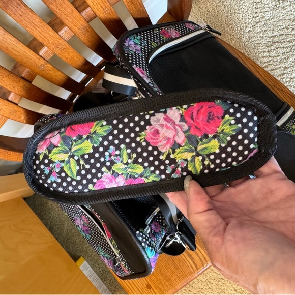 NWT Betsey Johnson Black White Pink Pet Travel Carrier TSA Approved Up To 16lbs - Picture 2 of 12